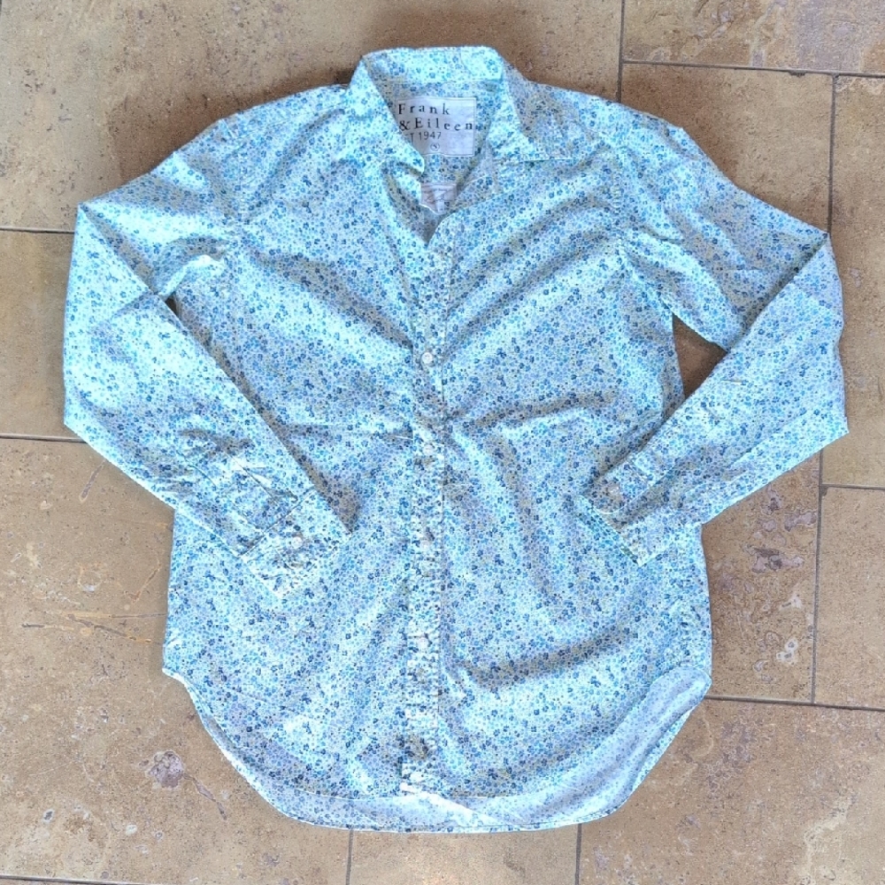 Frank and Eileen Frank shirt. Blue floral. Size S.